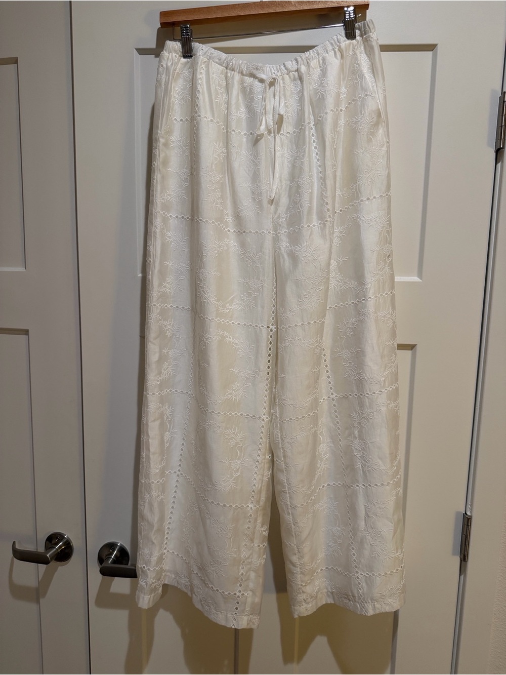 Beige botany Ivory Silk-Blend pants size M NWOT